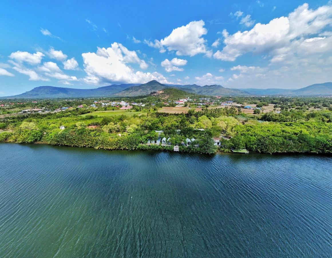 Kampot Riverfront Boutique Екстер'єр фото