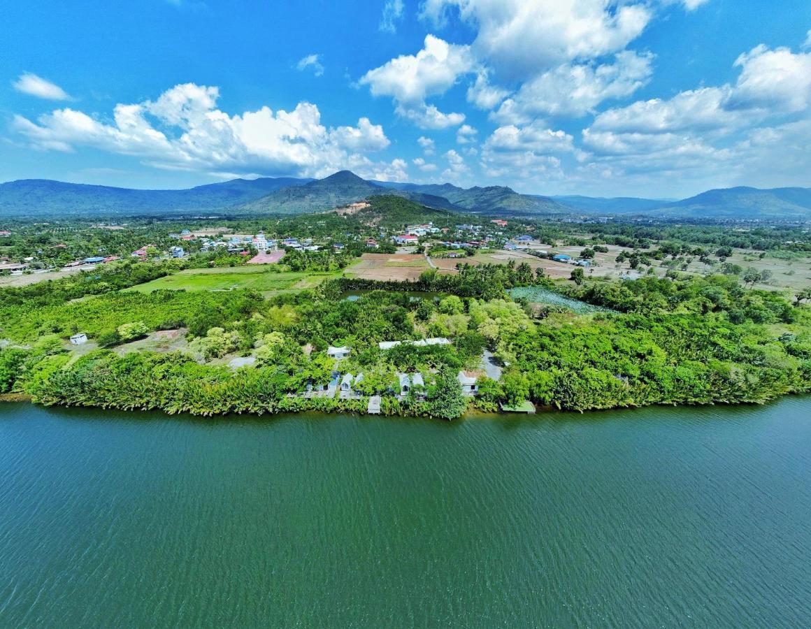 Kampot Riverfront Boutique Екстер'єр фото