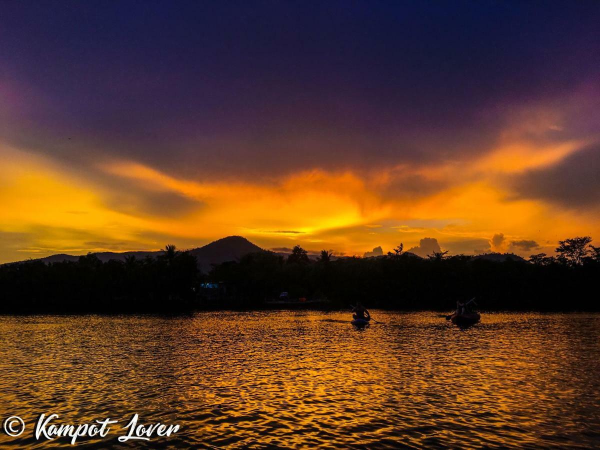 Kampot Riverfront Boutique Екстер'єр фото